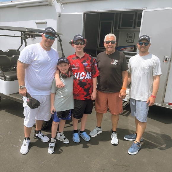 Amylovesneuts is LIVE  (silent - ish) 🤭🤗🫶🏻📣📣👏🏻👏🏻💕 - Picture 6 of 7